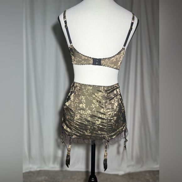 Agent Provocateur Leoni Black Gold Roll-on Suspender - Picture 7 of 16